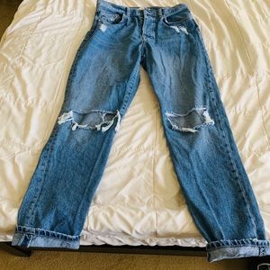 NWOT F21 High Waist Destructed Mom Jean